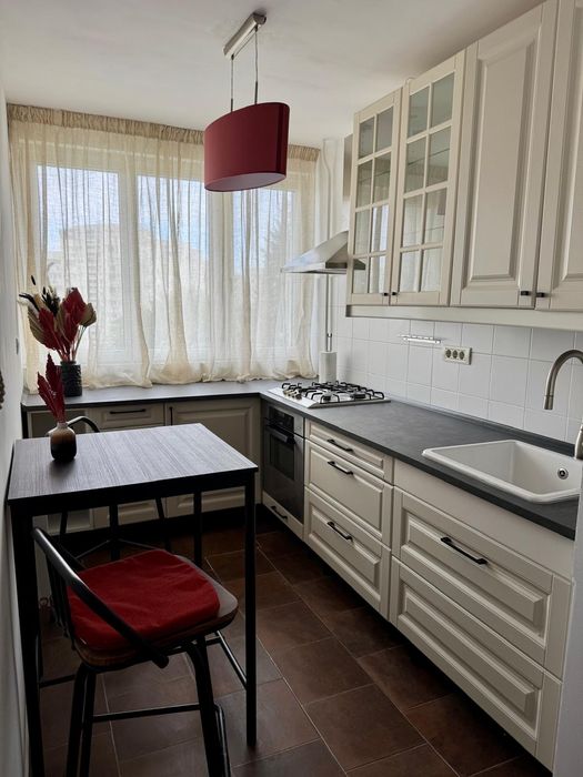 Apartament Metrou Tineretului (la scara blocului)Bd Dimitrie Cantemir