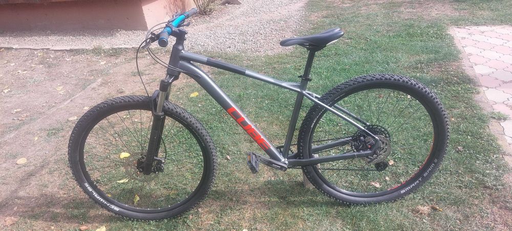 MTB Cube roti pe 29 model Nou.