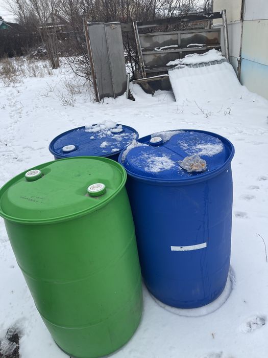 Продаю бочки 200 литровый