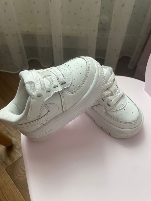 Adidas alb , fetite