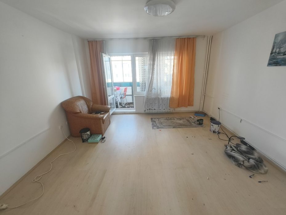 De inchiriat apartament o camera