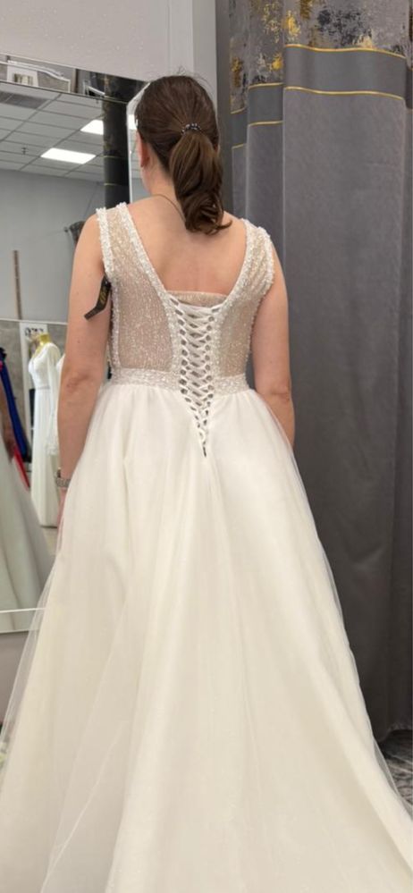 Vand rochie de mireasa