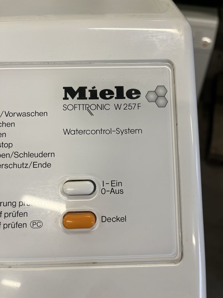 Пералня 45см Miele W257F Пчелна пита