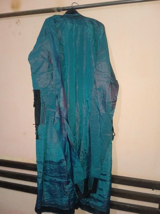 Qadimiy paranji sotiladi