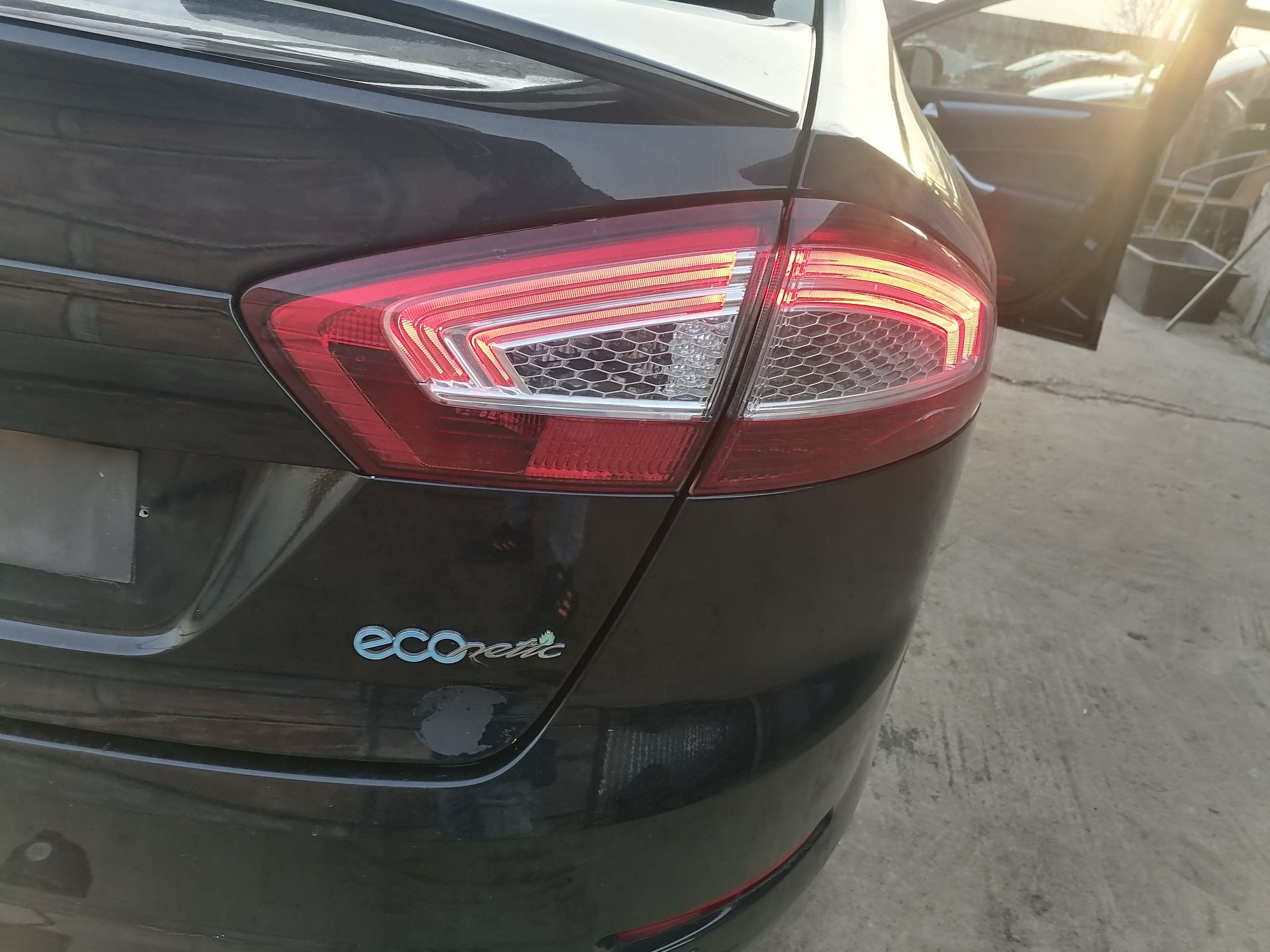 Spate complet ford Mondeo mk4.5  stopuri led, haion, bara spate
