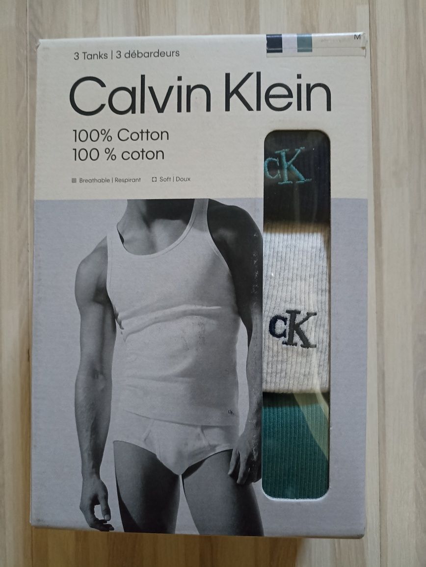 Футболки и майки от Calvin Klein