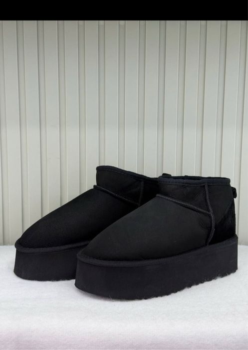 Ugg mini platforma black