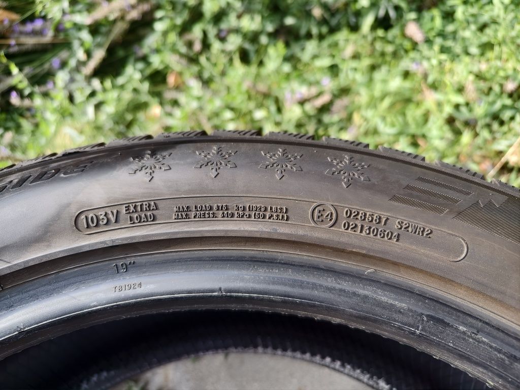 Комплект зимни гуми AUSTONE 225 / 55 R19