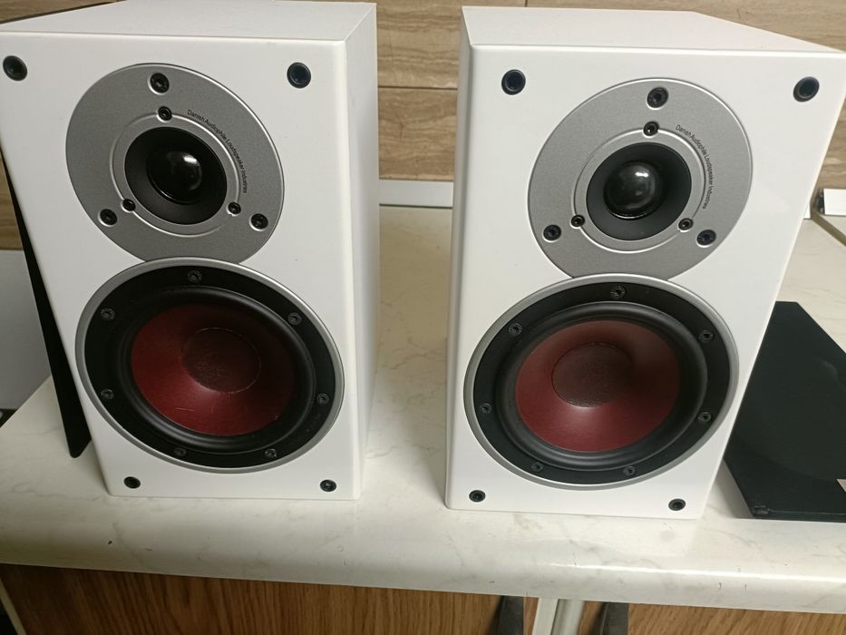 Dali Zensor 1, boxe 2x100 W max, sunet extraordinar!