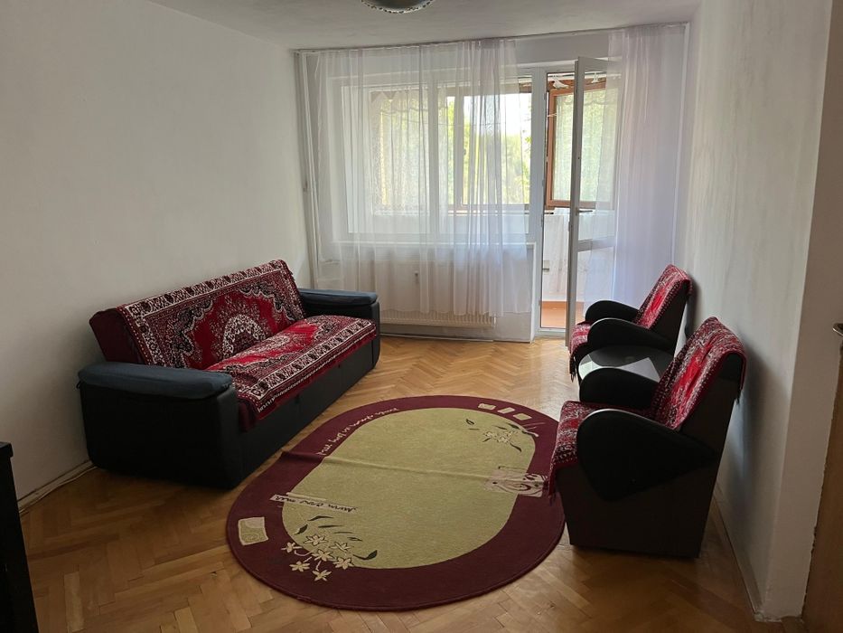Închiriez apartament