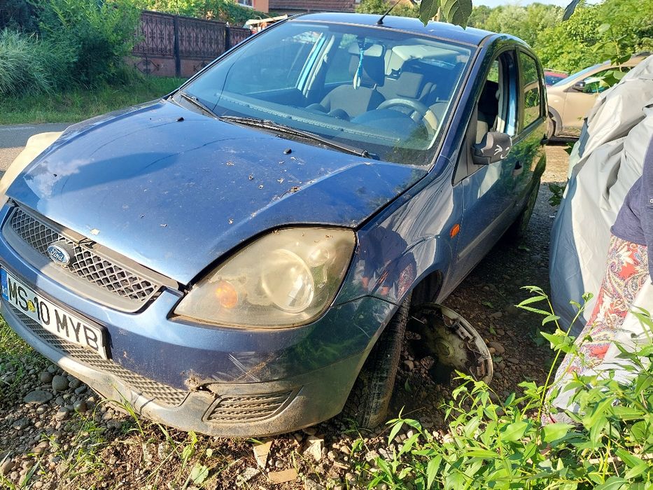 Ford Fiesta avariat programul rabla