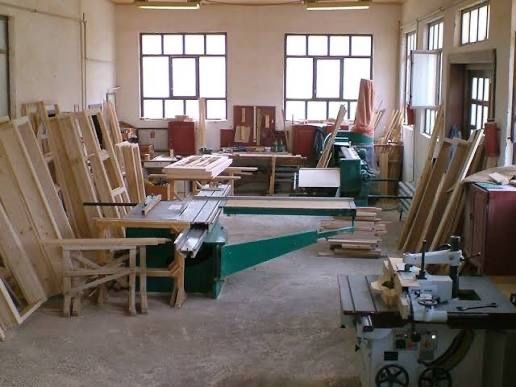 Atelier de tamplarie abric bantic freser slaif polizor