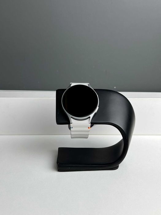 Galaxy Watch 7 Classic SM-R880 белый арт. 12517а4264