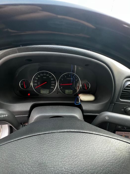 Vând sau schimb Volvo S40