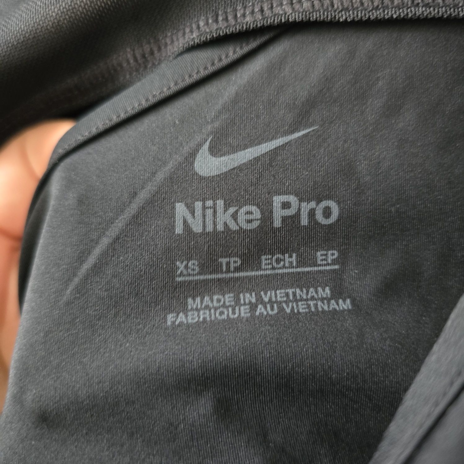 Nike Pro Long-Sleeve Cropped Top спортна блуза