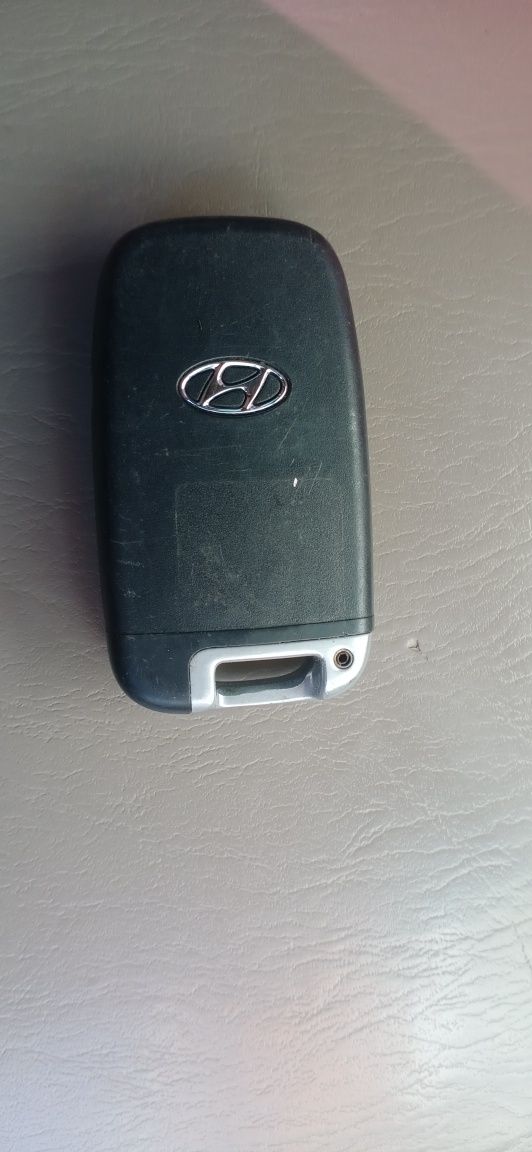 Продам ключ от автомобиля марки Hyundai.