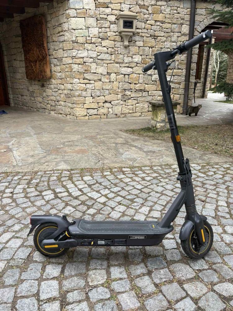 Електрическа тротинетка Segway NINEBOT Max G2