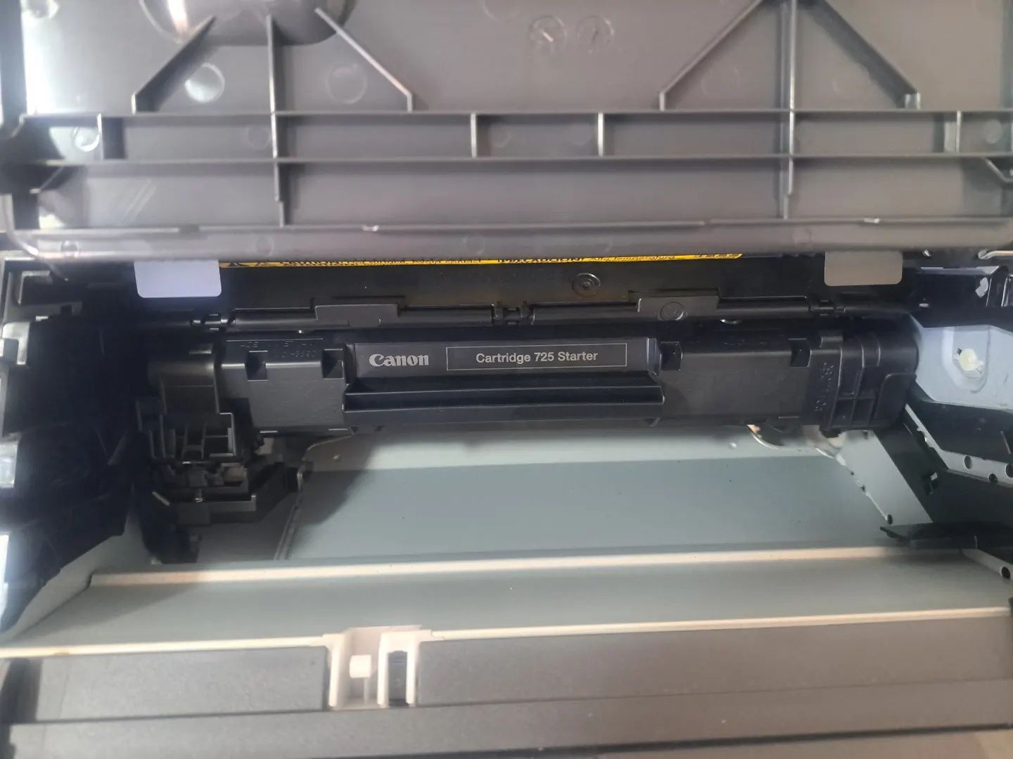 Продам принтер Canon Isensys LBP6000B (новый)