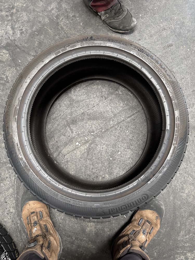 235/40/18 Continental M+S