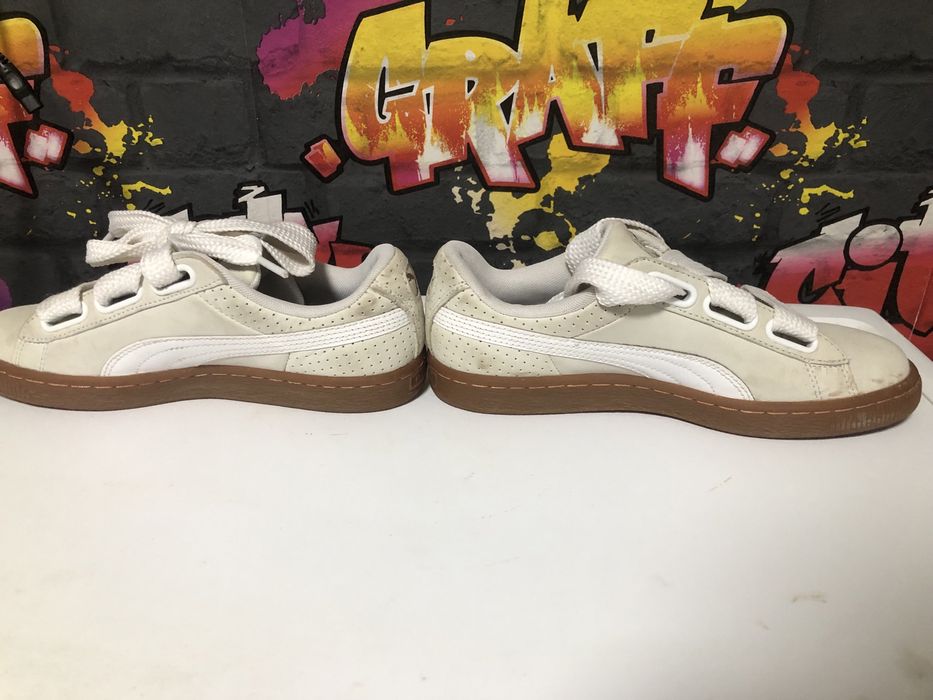 PUMA BASKET HEART Women's Beige And White Suede Trainers