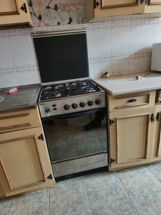 Продам газовую плиту
