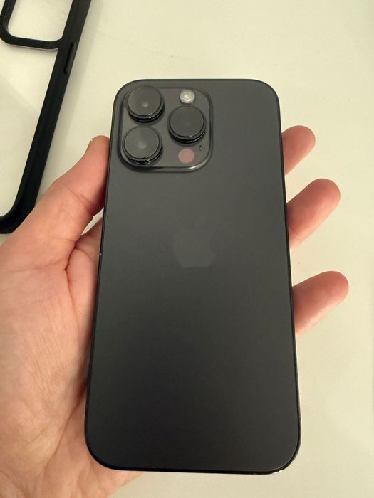 Iphone 14 pro (incarcator complet + husa)