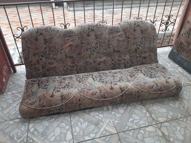 Продается диван для реставрации