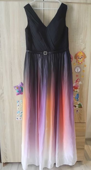 Rochii de seara noi sau second-hand