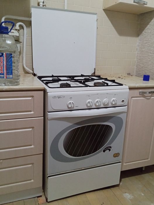 Продам газовую плиту