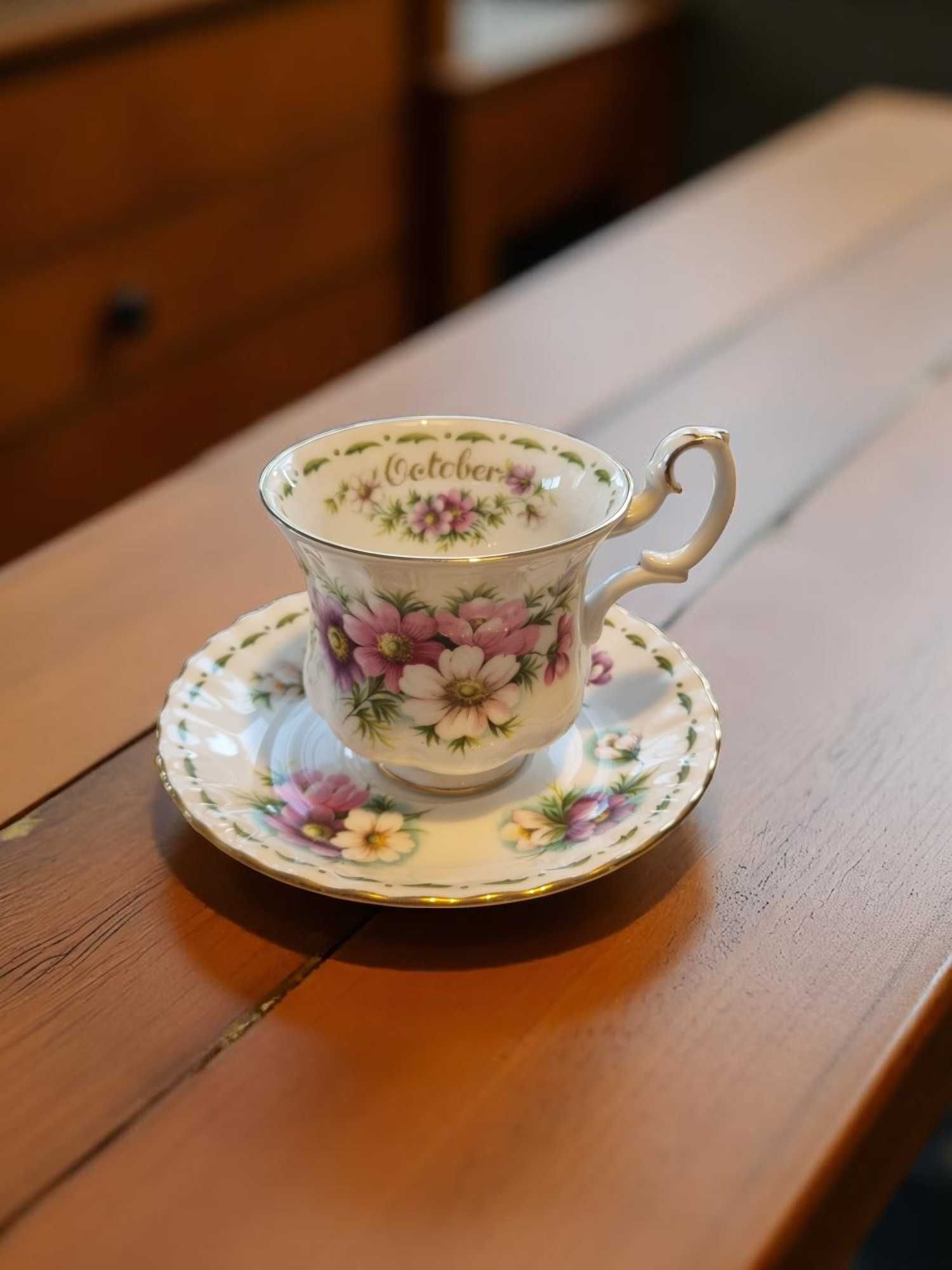 Чаени чаши Royal Albert  /Flower of the month