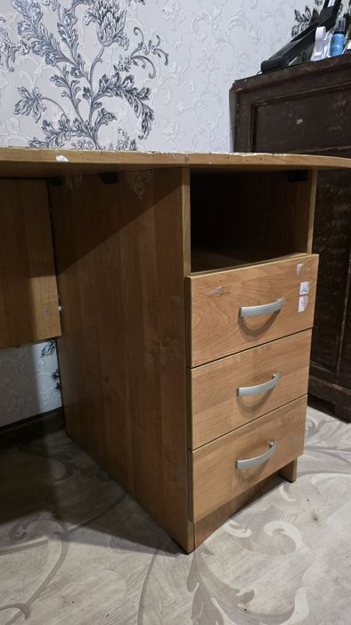 Продам компьютерный письменный стол