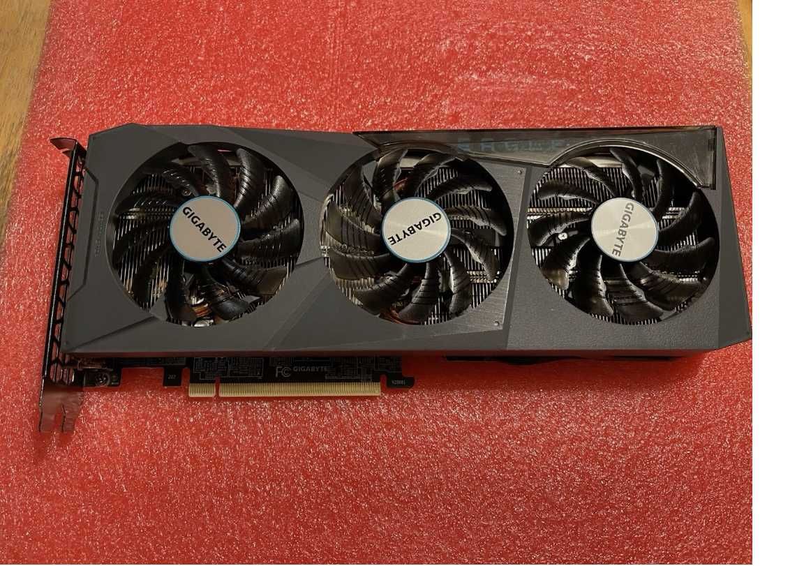 Видеокарта GIGABYTE RTX 3070 GAMING OC Rev. 2.0