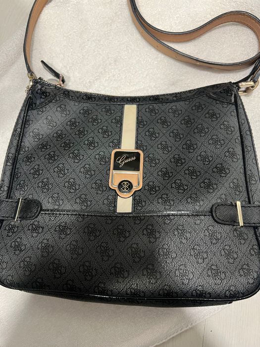 Дамска чанта  Guess