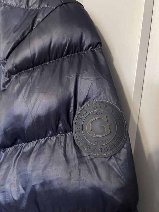 Geaca Guess, marimea S, culoare bleumarin, fara urme de uzura