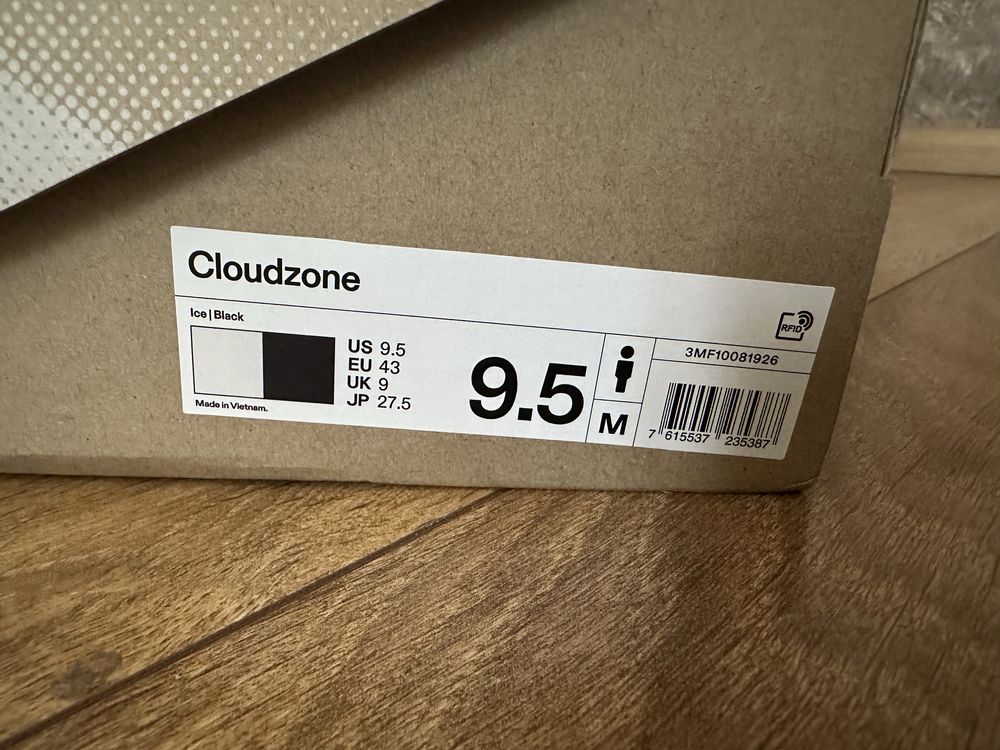 Маратонки On Cloudzone