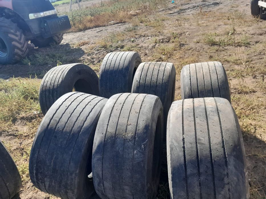 Продам шины в отличном состояние