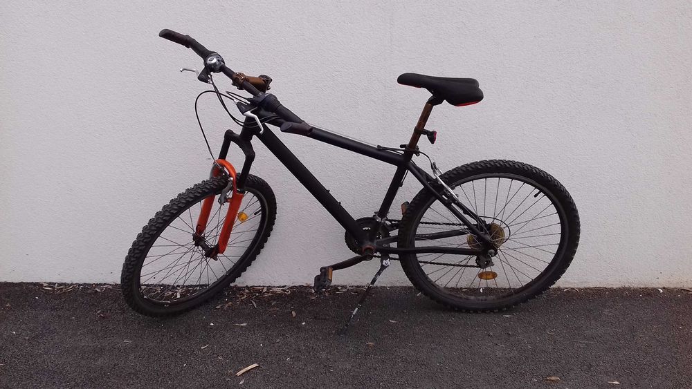 Bicicletă DHS Mountainbike - cadru revopsit + antifurt