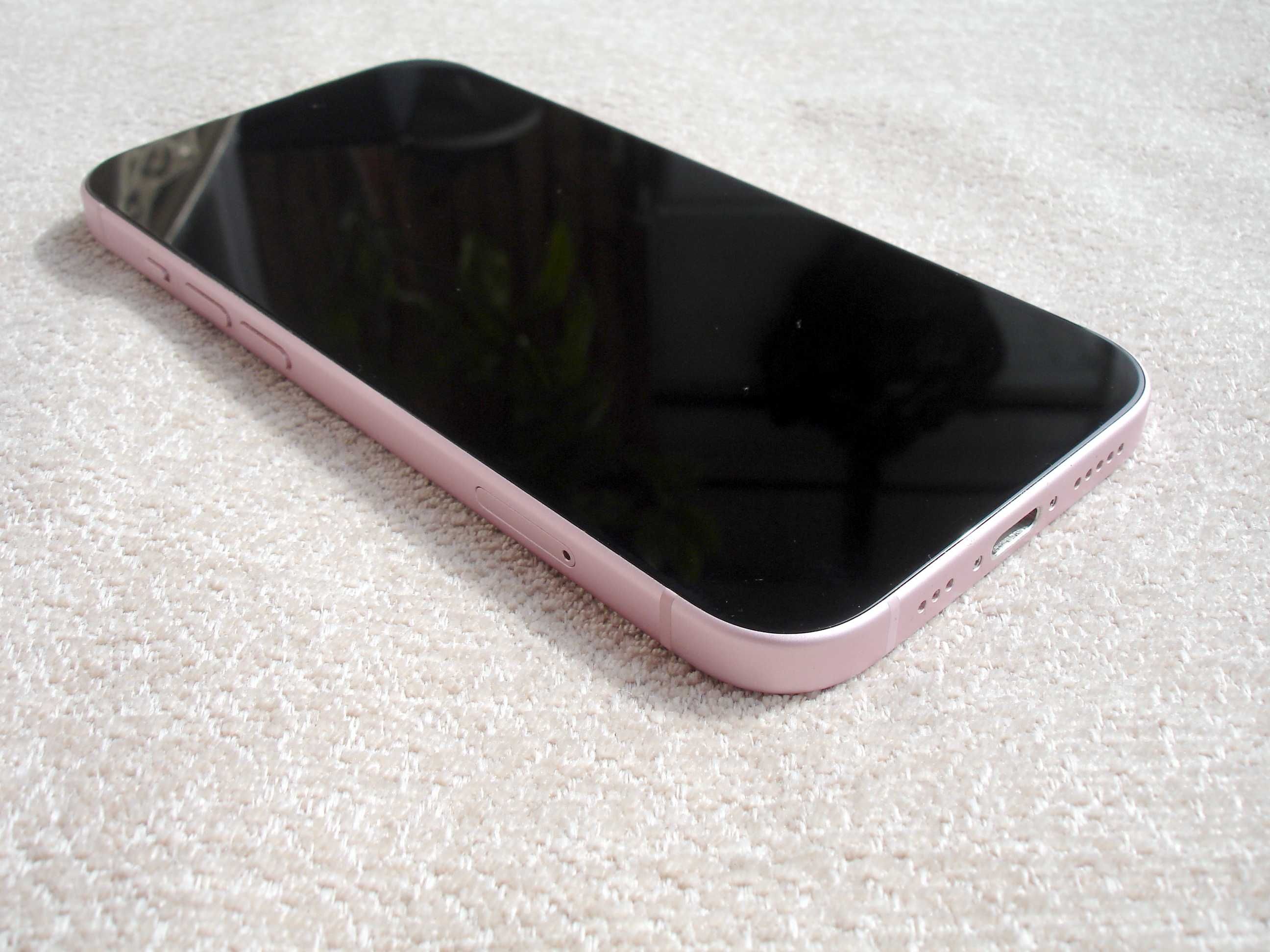 Смартфон iPhone 15, A3090