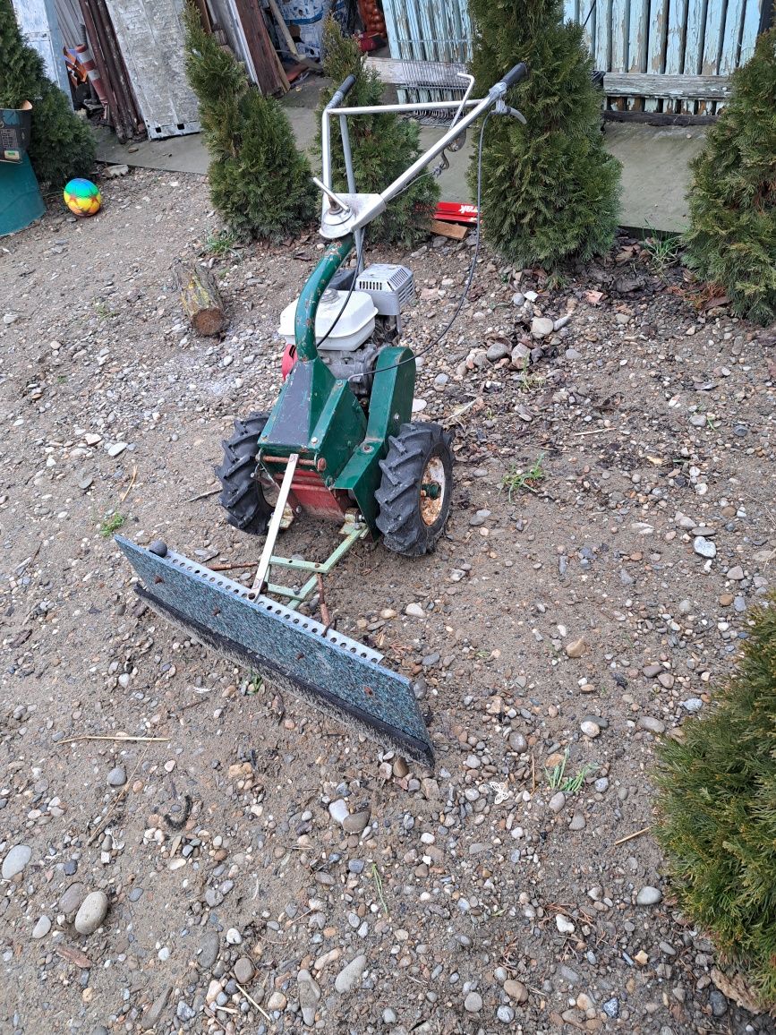 Vand betoniera și lamă pentru zăpadă.