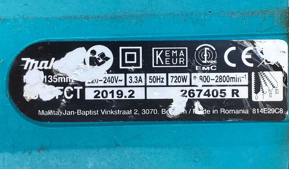 Makita 4350FCT - Професионален прободен трион 720W 135мм
