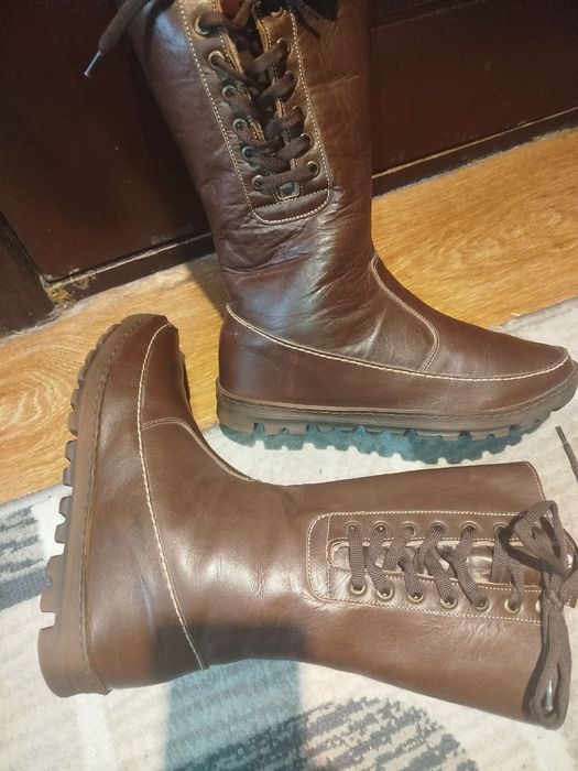 Продаю женские сапоги