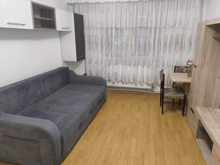 De inchiriat apartament VASLUI  etaj 1 cu 2 camere zona centrala