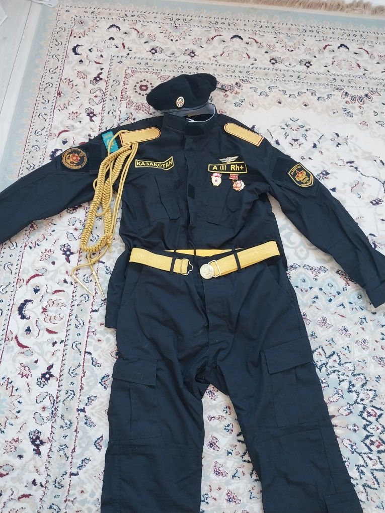 Армийский одежда