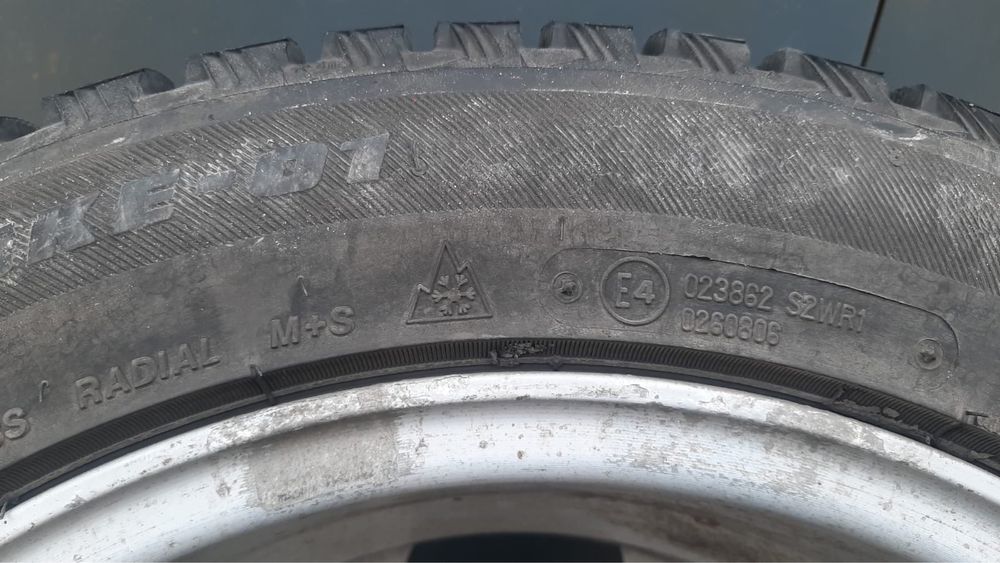 Комплект дисков R15(4x114.3) с зимней резиной BRIDGESTONE 195/55/15