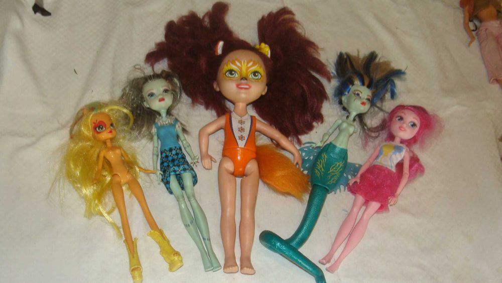 Монстер хай,уингс,братц, Барби
