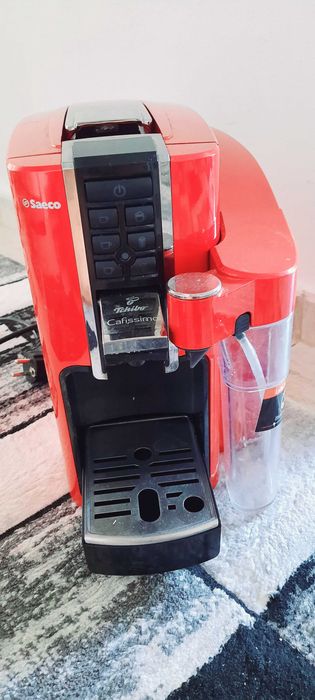 Espressor Tchibo Cafissimo Latte – Rosu