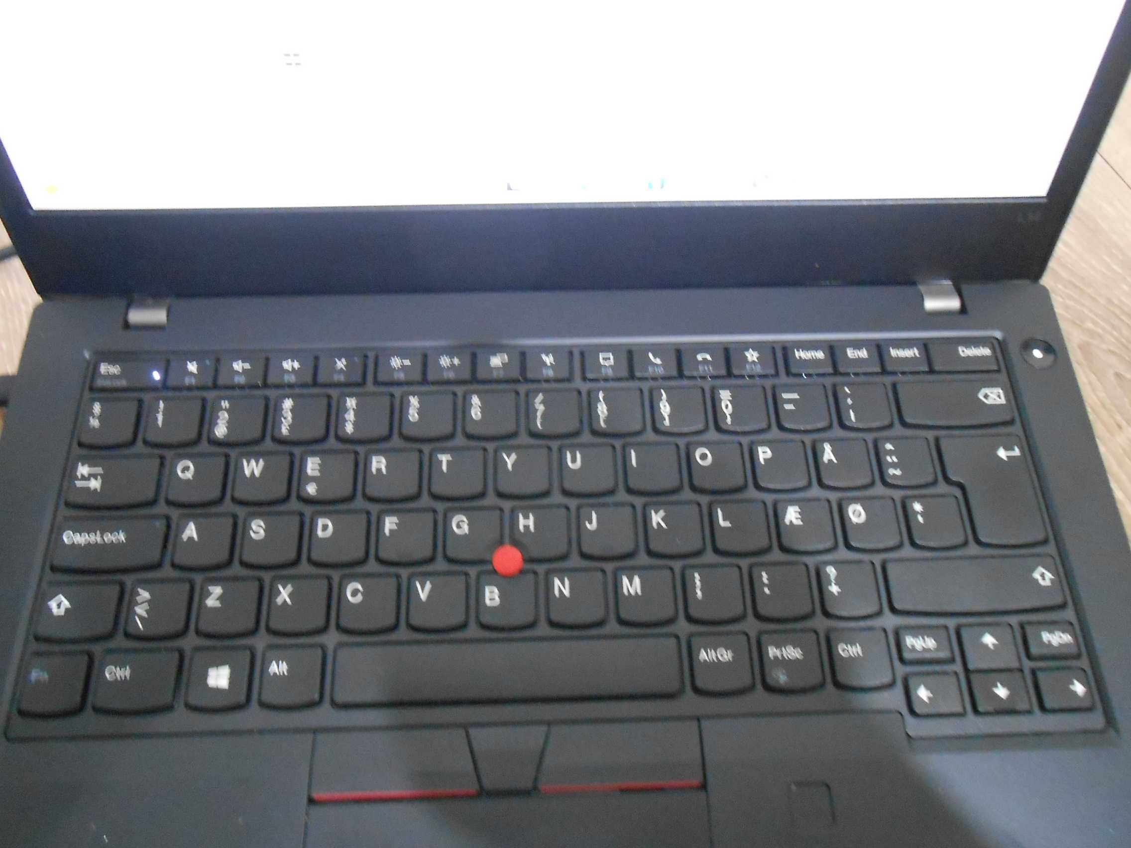 Laptop Lenovo ThinkPad L14 cu procesor Ryzen 5 4650U