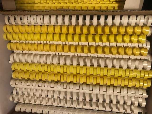 Consumabile aparate indosariat cu arcuri sau prin lipire, dosare, etc