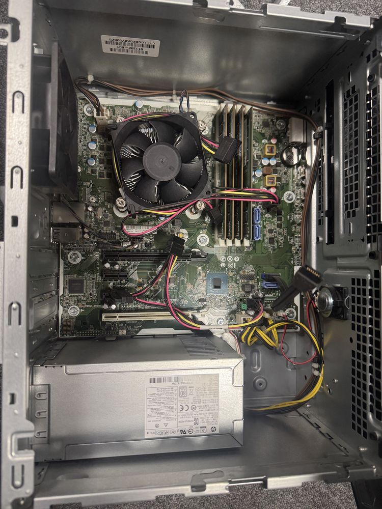 Настолен компютър HP  600 G3 MT - i5, 32GB RAM, 500 GB SSD SAMSUNG