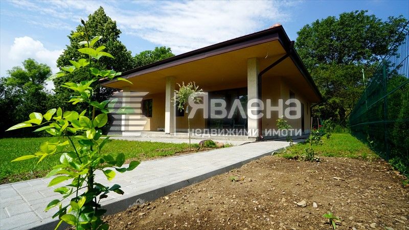 Продажба еднофамилна къща с. Големо Бучино